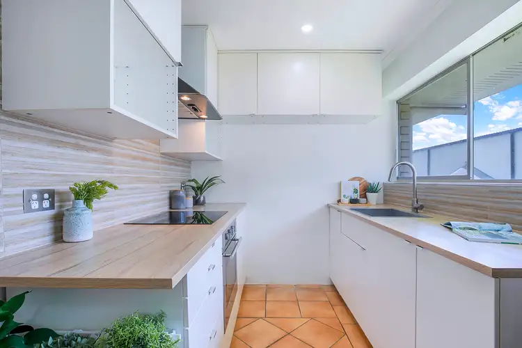 Fourth view of Homely unit listing, 8/183 Nursery Road, Holland Park West QLD 4121