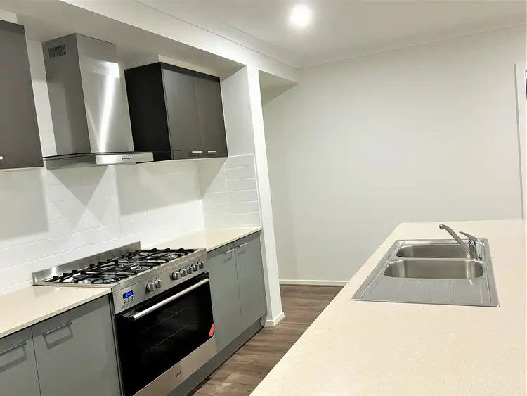 Fifth view of Homely house listing, 8 Sunlight Avenue, Clyde North VIC 3978