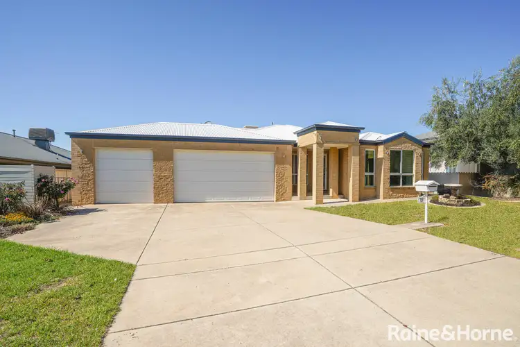 13 Dundale Crescent, Estella NSW 2650