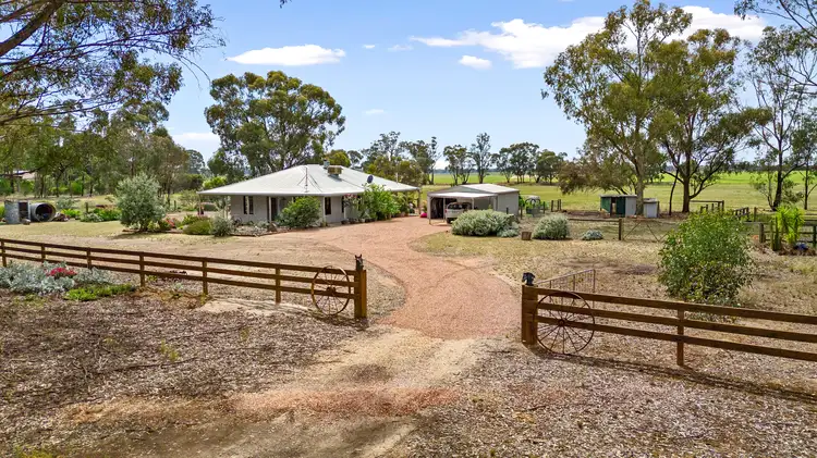 64 Chalkleys Road, Goornong VIC 3557