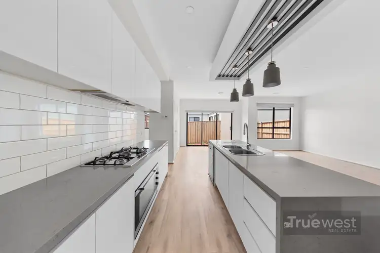 Sixth view of Homely house listing, 5 Moneta Way, Weir Views VIC 3338