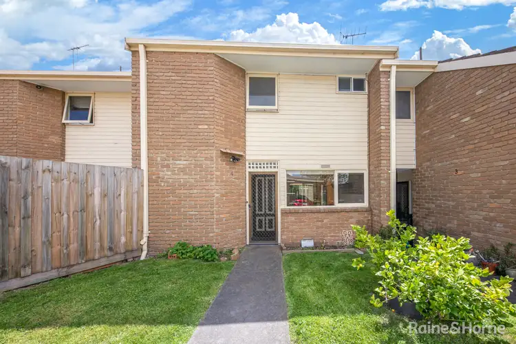 4/28-30 Darbyshire street, Sunbury VIC 3429