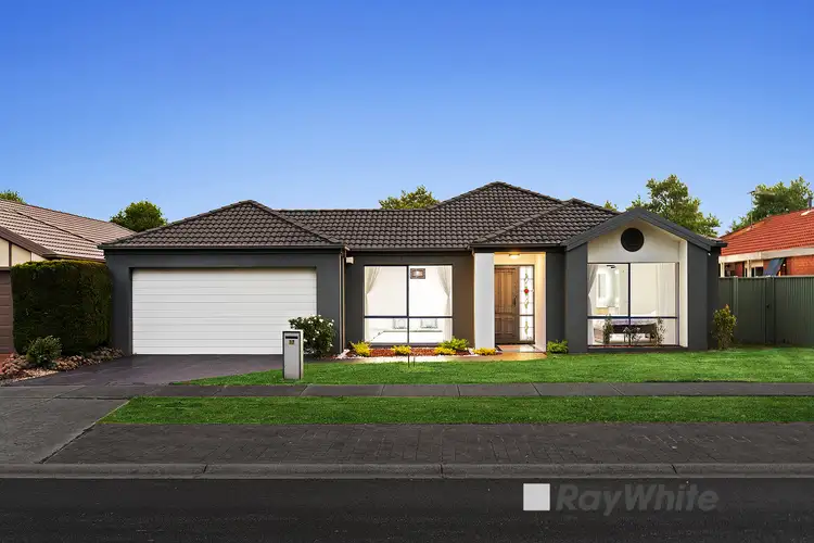 17 Hunt Club Boulevard, Cranbourne East VIC 3977