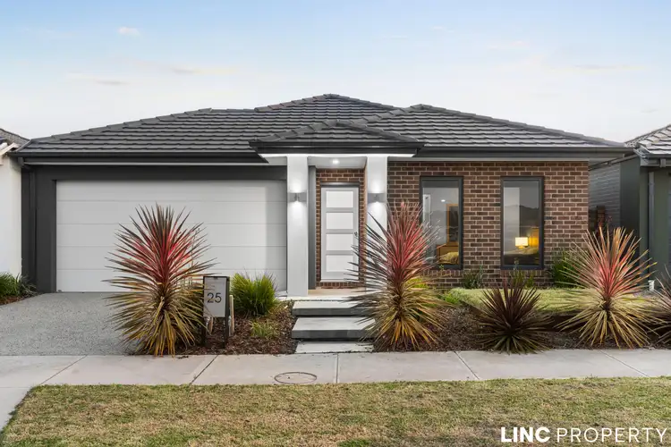 25 Cheddington Road, Cranbourne East VIC 3977