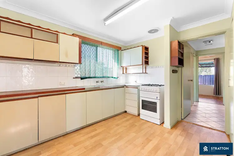 8 Oak Tree Court, Langford WA 6147