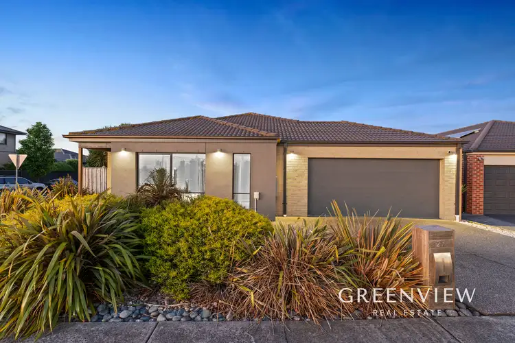 29 Winchcombe Way, Cranbourne North VIC 3977