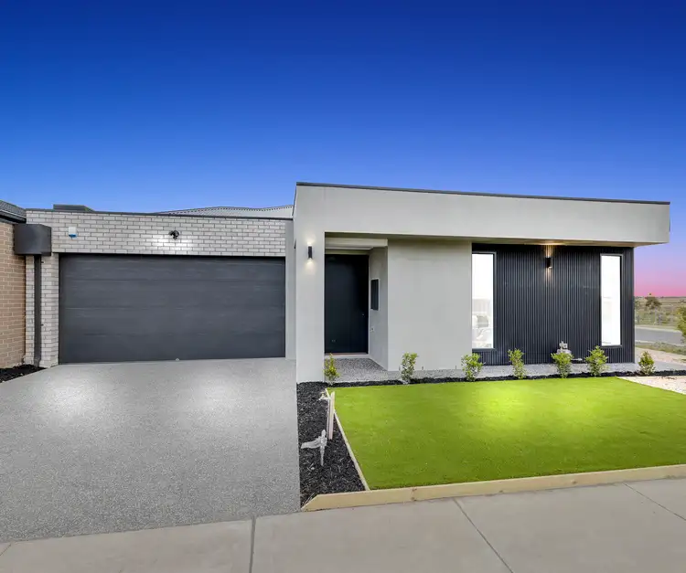 Second view of Homely house listing, 7 Raindrop Circuit, Fraser Rise VIC 3336