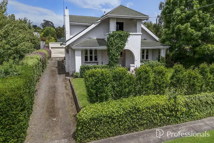 17 Brown Street, Hamilton VIC 3300