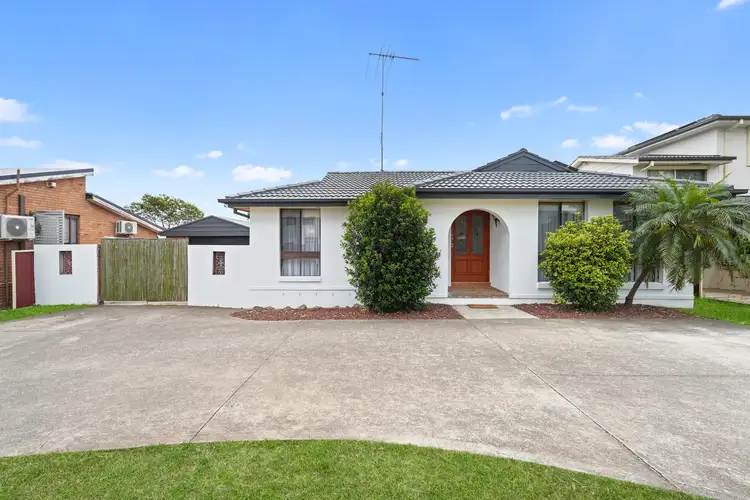 12 Explorers Way, St Clair NSW 2759