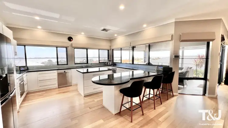 12 Chaudiere View