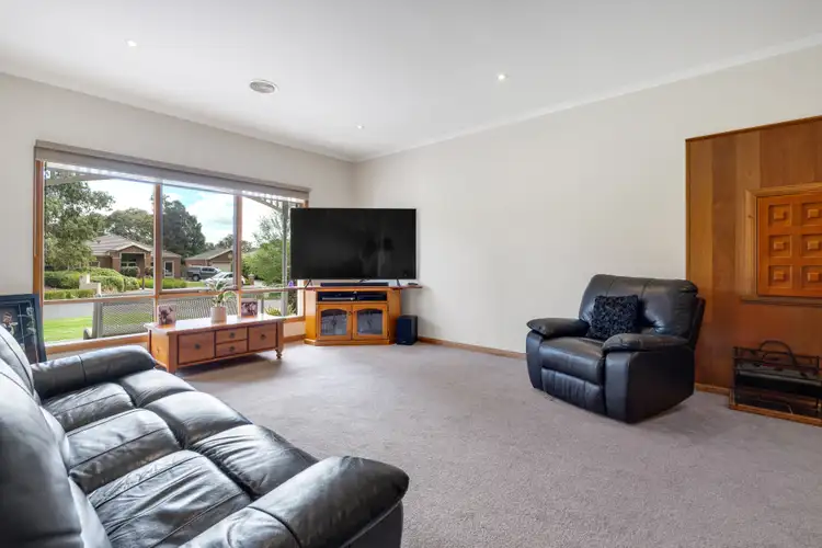 Fifth view of Homely house listing, 4 Highgate Retreat, Craigieburn VIC 3064