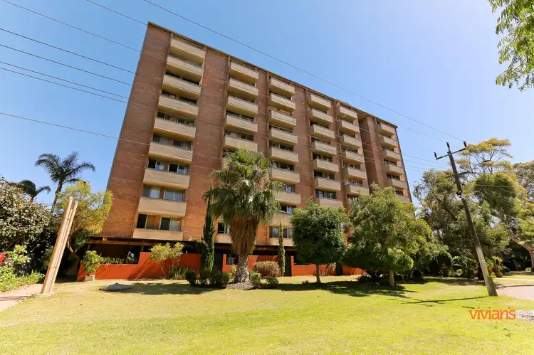 4 Dover Court