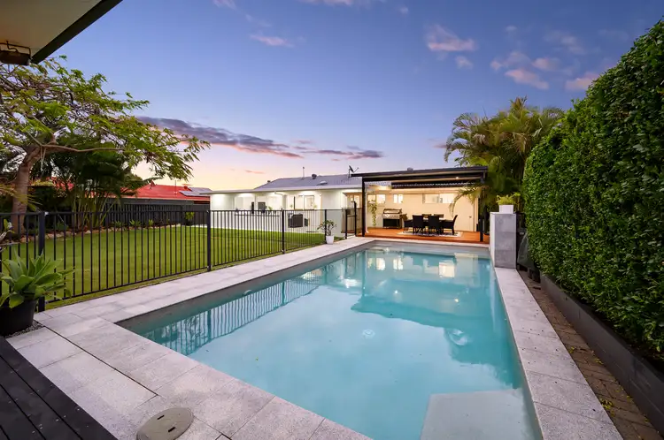 32 Collins Crescent, Benowa QLD 4217