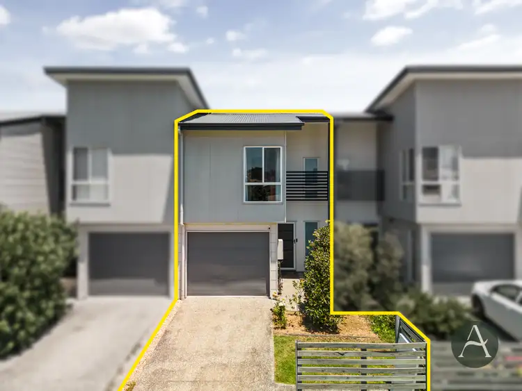 8 Larcom Crescent, Redbank Plains QLD 4301