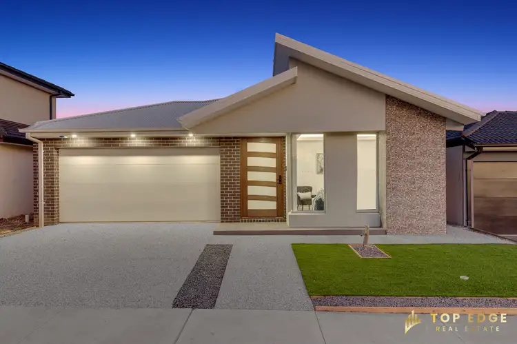 15 Hampshire Avenue, Rockbank VIC 3335