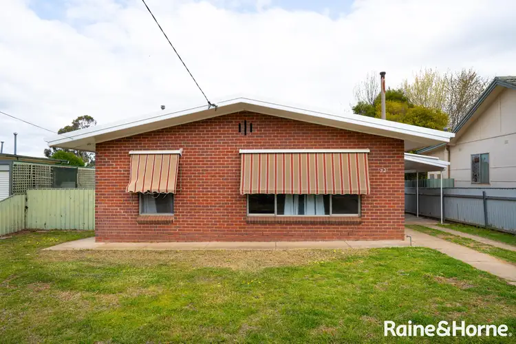 72 Tichborne Crescent