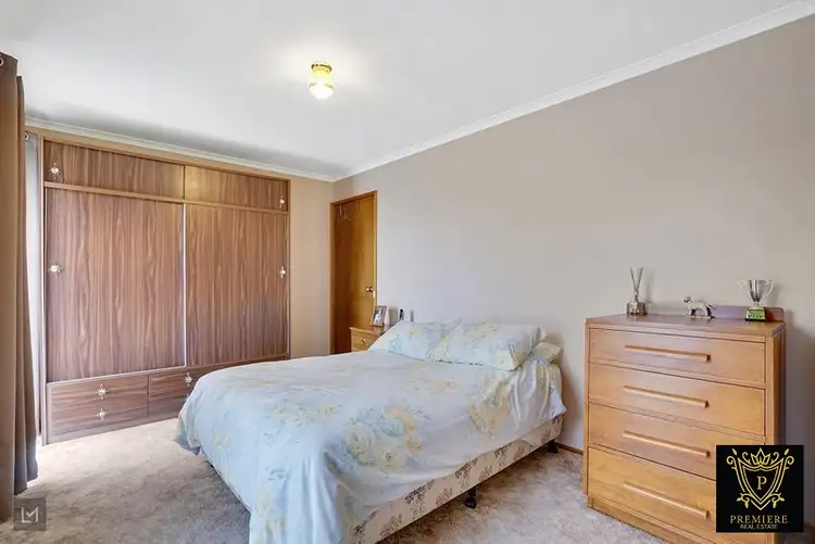 Fourth view of Homely house listing, 5 Valepark Crescent, Cranbourne VIC 3977