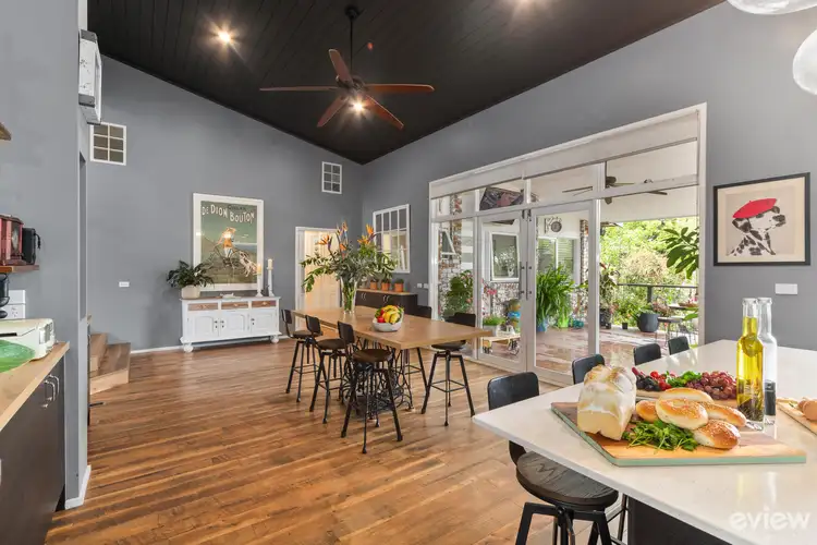 1 McCutcheon Close, Mount Eliza VIC 3930