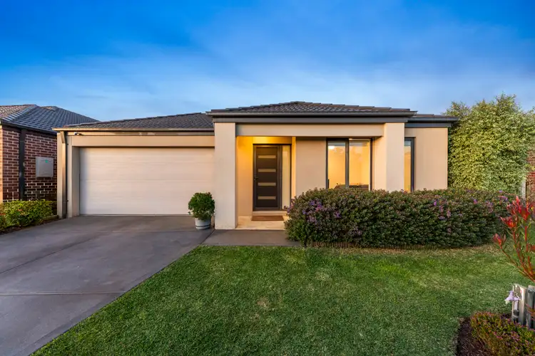 8 Eliza Terrace, Officer VIC 3809