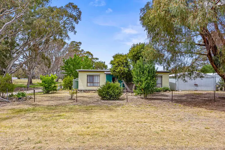 10 Degraves Street, Elmhurst VIC 3469