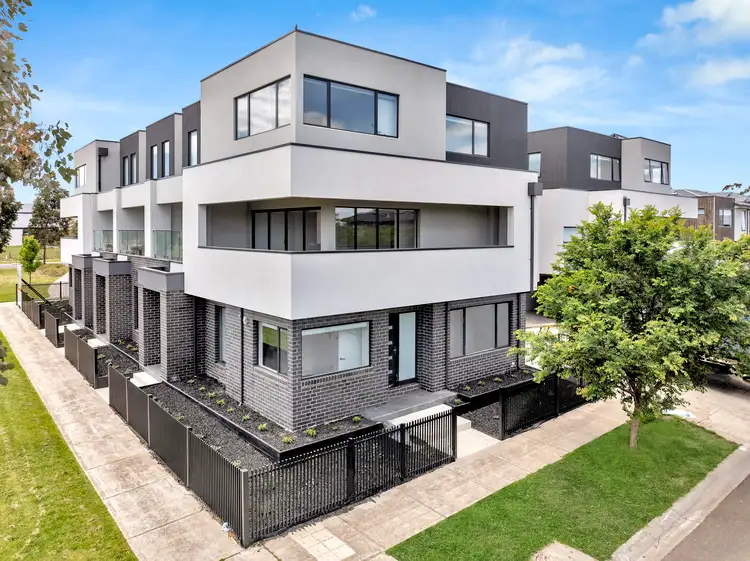 63 Dawnview Crescent