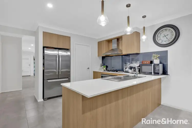 Fifth view of Homely house listing, 4 Mason Place, Hillside VIC 3037