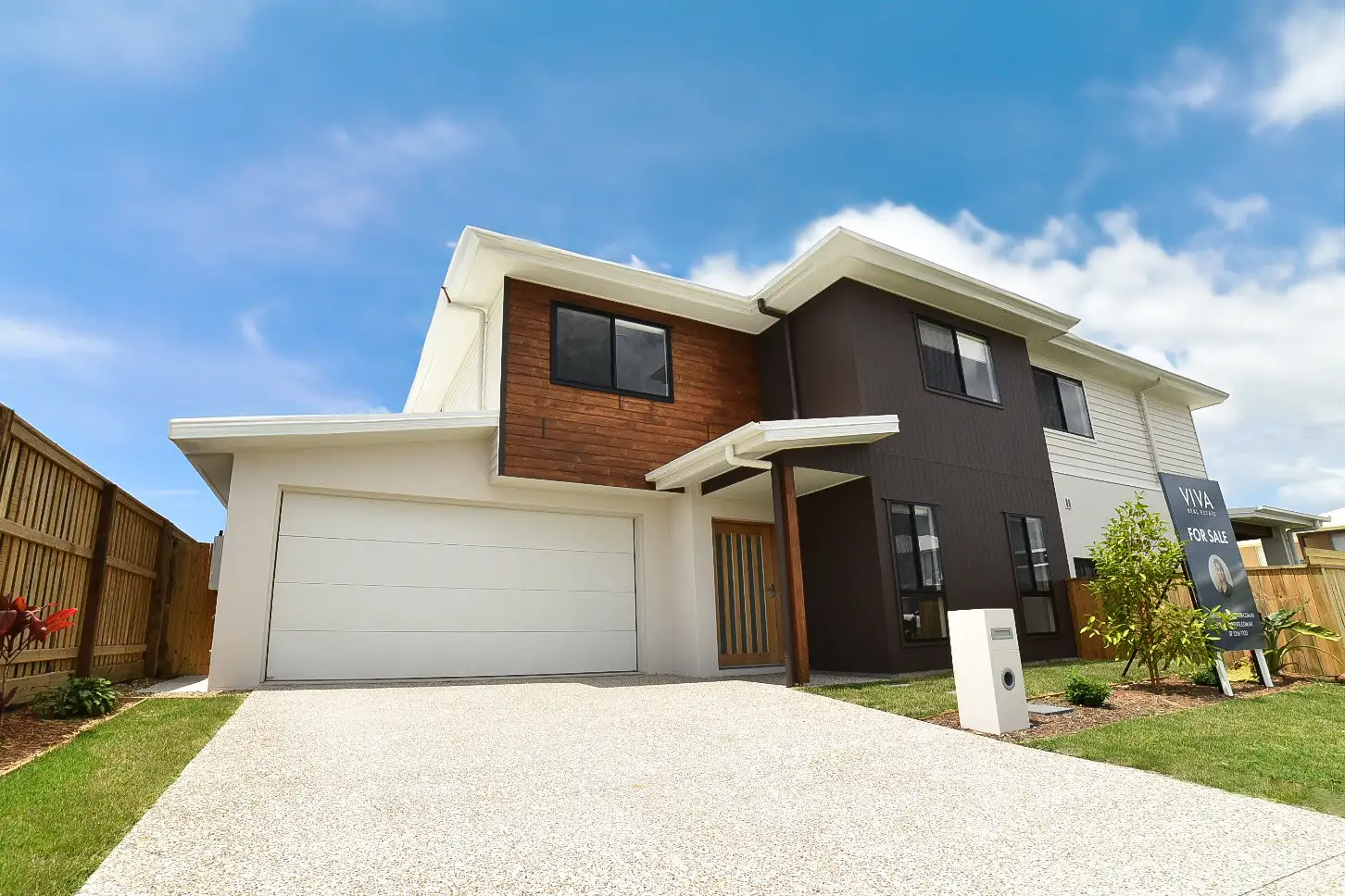 Main view of Homely semi-detached listing, 2/33 Oakover Crescent, Nirimba QLD 4551