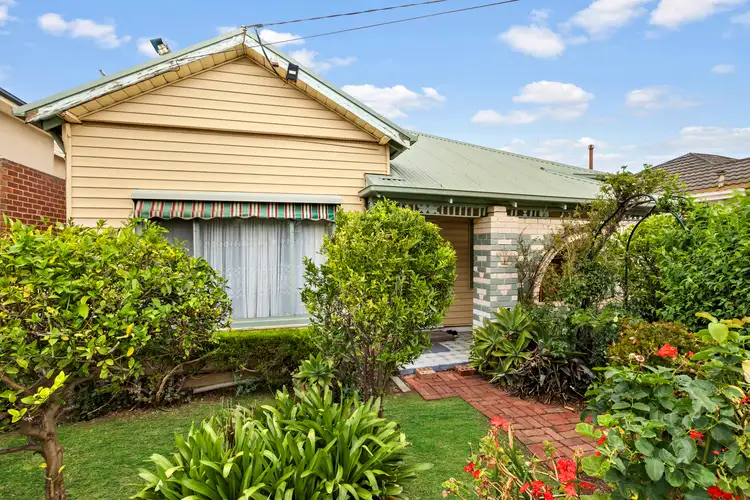 16 Studley Street, Maidstone VIC 3012