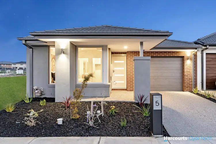 5 Tines Way, Clyde North VIC 3978