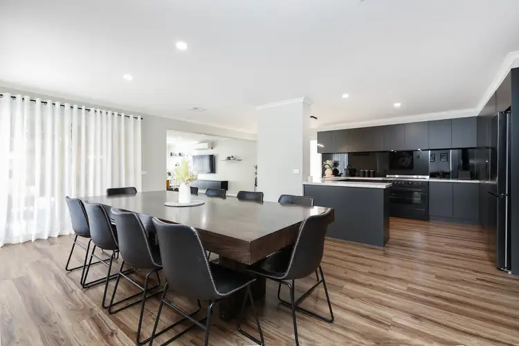 Fifth view of Homely house listing, 2 Collyer Close, Brookfield VIC 3338