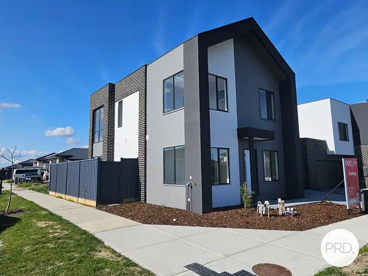 10 Glory Street, Clyde North VIC 3978