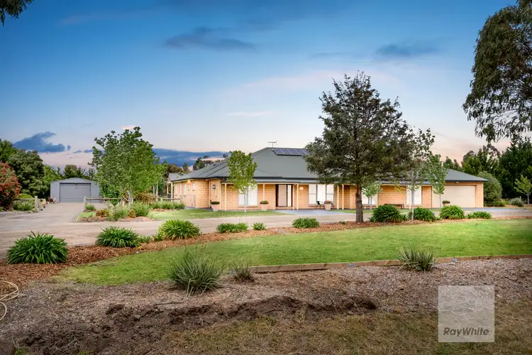 5 Oldbury Avenue, Sunbury VIC 3429