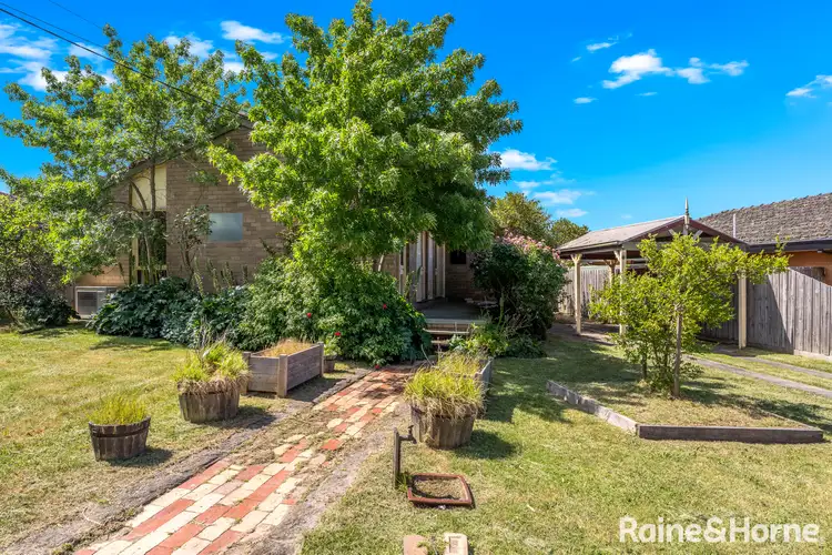 68 Dobell Avenue, Sunbury VIC 3429