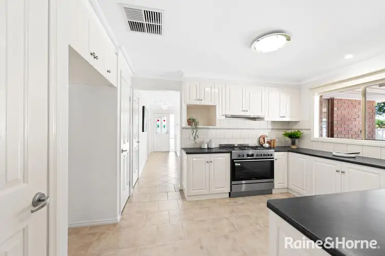Fifth view of Homely house listing, 7 Yendon Close, Caroline Springs VIC 3023