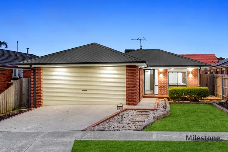 8 Venus Place, Cranbourne VIC 3977
