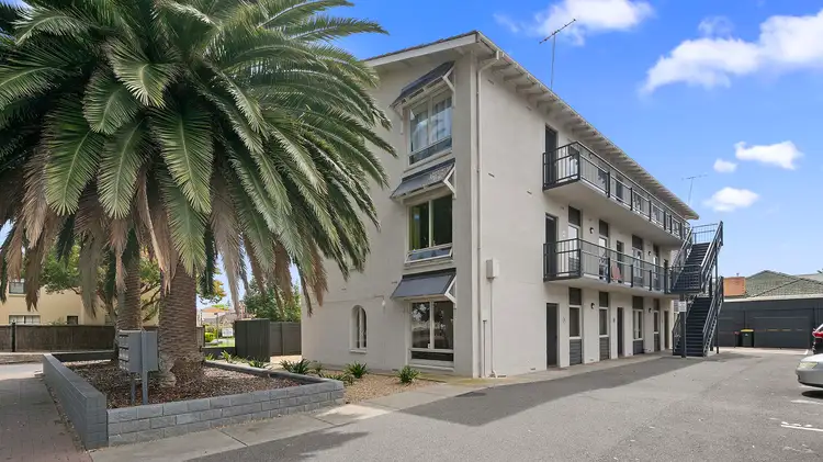 1/17 Caroline Street, Glenelg North SA 5045