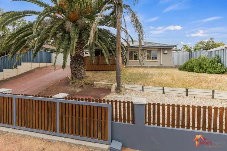 12 Parkway Gardens, Parmelia WA 6167