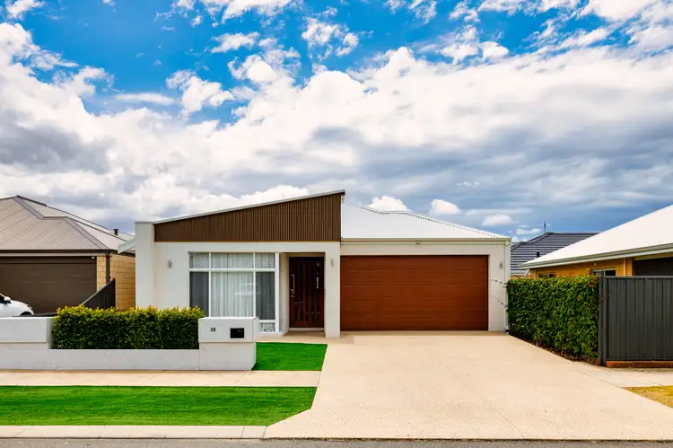 Main view of Homely house listing, 10 Breccia Grove, Piara Waters WA 6112