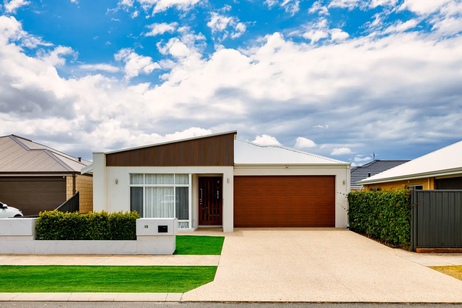 Main view of Homely house listing, 10 Breccia Grove, Piara Waters WA 6112