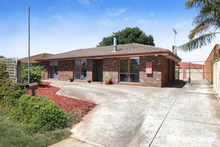 21 Denny Place, Melton South VIC 3338