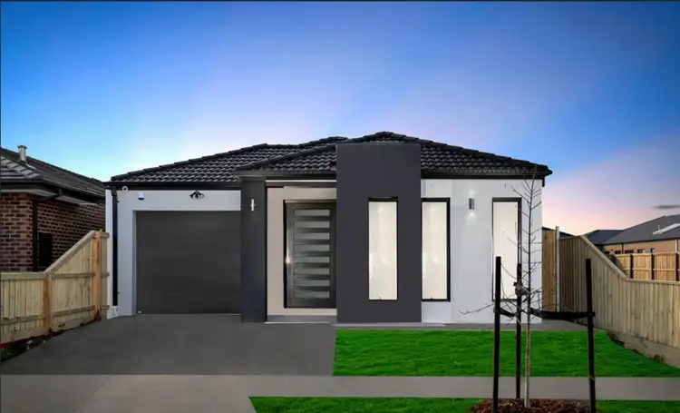 25 Wardan Avenue