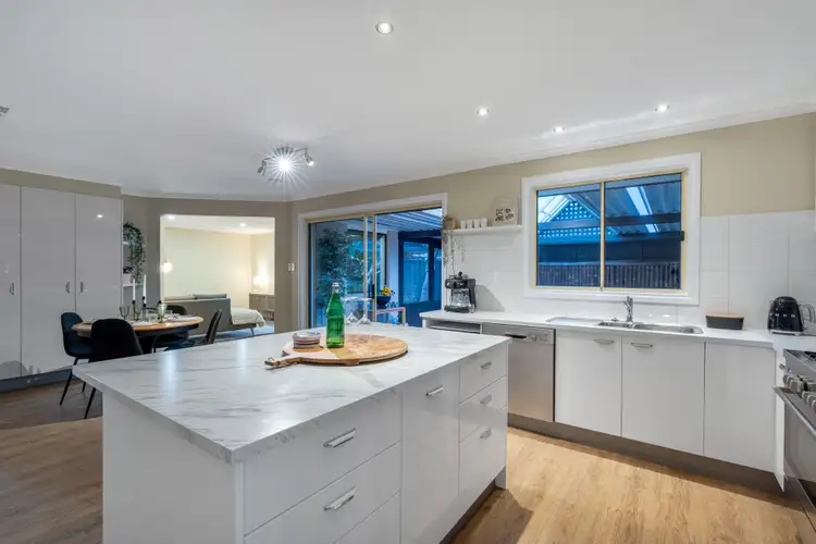 Fifth view of Homely house listing, 6 Egton Court, Craigieburn VIC 3064