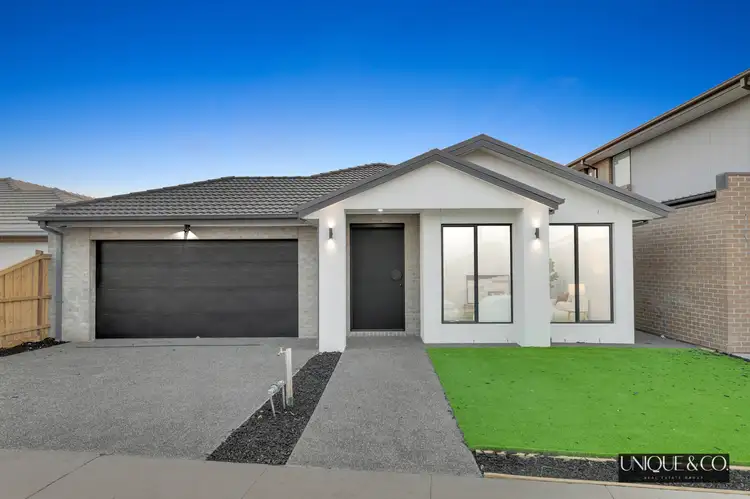 24 Devonia Avenue, Fraser Rise VIC 3336