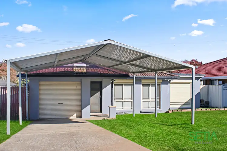 12 Baxter Crescent
