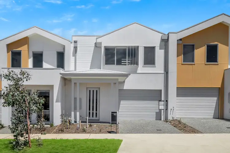 32 Borthwick Parade, Clyde North VIC 3978