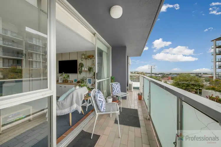 24 Roseberry Street