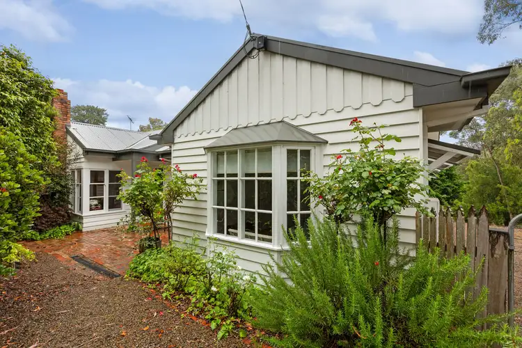 23 Birdwood Ave, Healesville VIC 3777