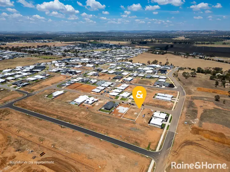 5 Tooleybuc Street, Gobbagombalin NSW 2650