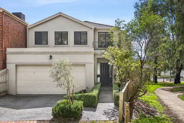 39 Sugarloaf Close, Burwood East VIC 3151