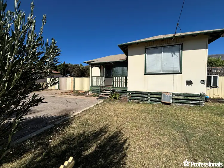 116 Francis Street, Beachlands WA 6530